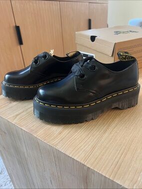 Dr. Martens Black Leather Platform Oxfords with Yellow Holly Aw004 Quad Retro